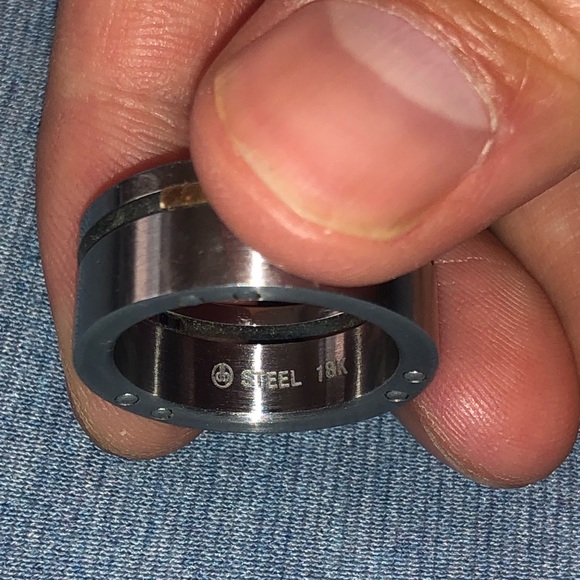 18K Two Tone Steel and Yellow Gold Men’s Ring - Picture 8 of 8